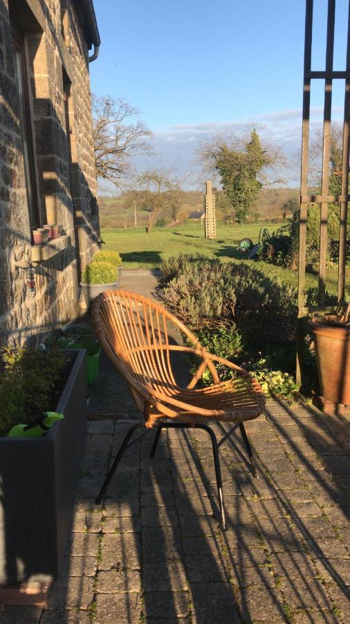 Bed and Breakfast Le jardin des fées Savigny-le-Vieux Esterno foto