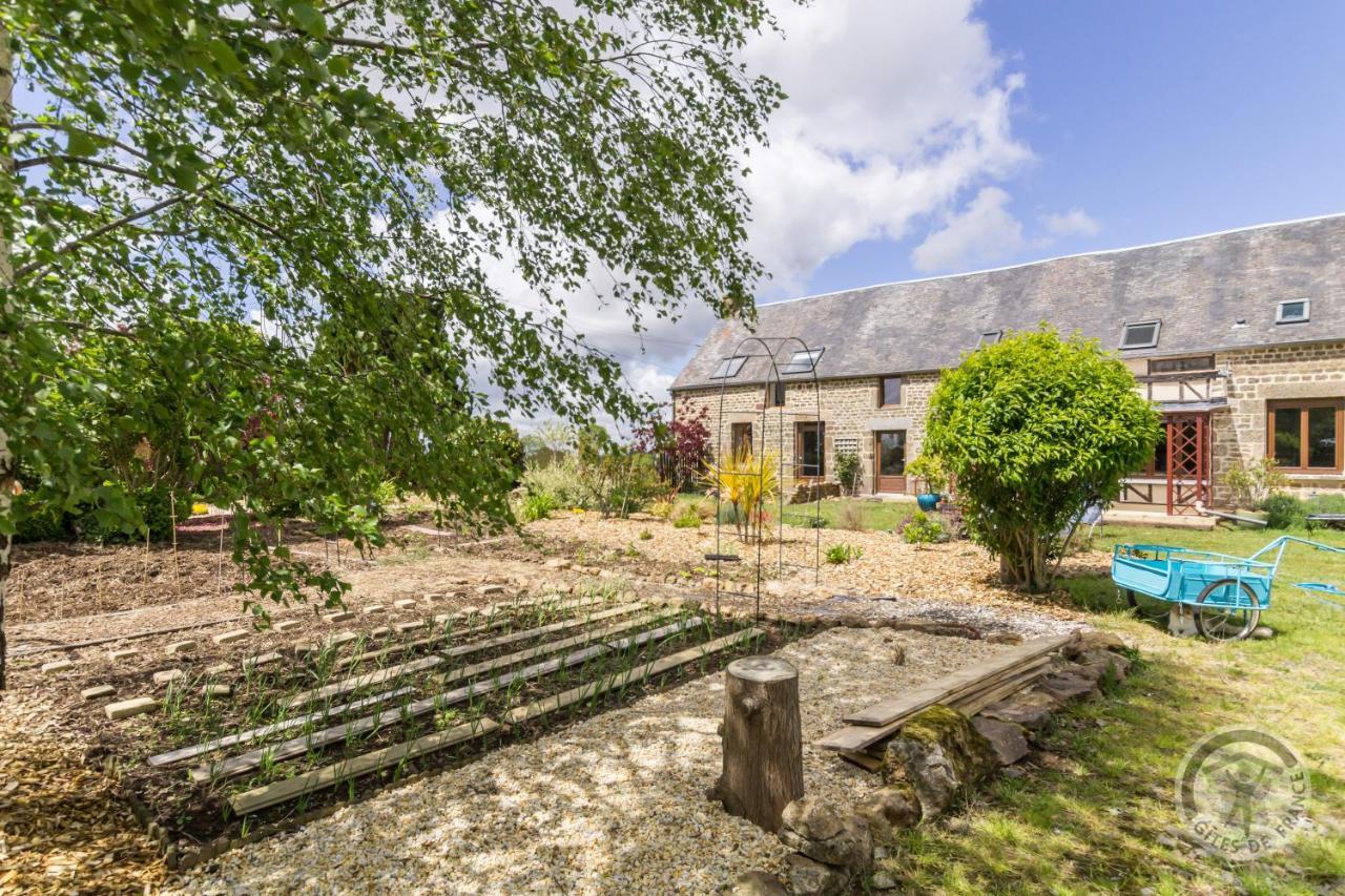 Bed and Breakfast Le jardin des fées Savigny-le-Vieux Esterno foto