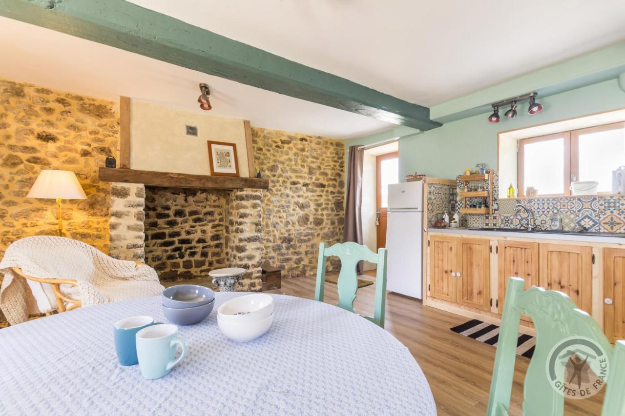 Bed and Breakfast Le jardin des fées Savigny-le-Vieux Esterno foto