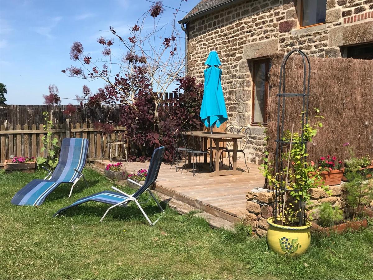 Bed and Breakfast Le jardin des fées Savigny-le-Vieux Esterno foto